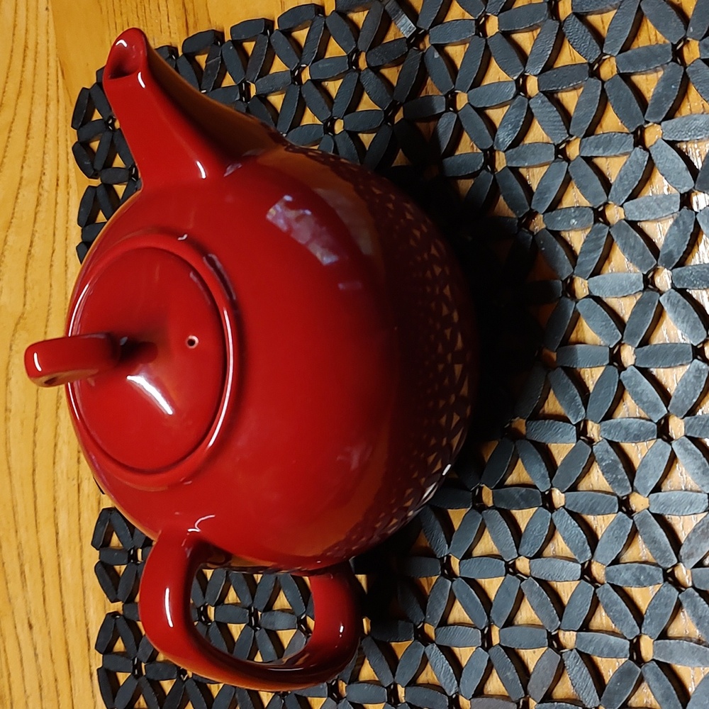 Chantal Teapot